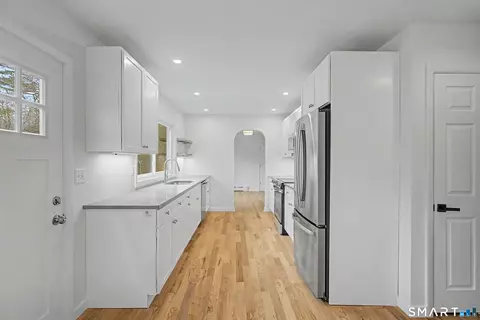 Entry Way - 331 Colonel Ledyard Hwy, Ledyard, CT 06339 photo 2 of 3
