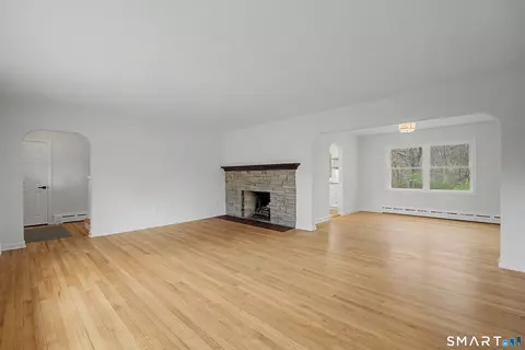 Living - 331 Colonel Ledyard Hwy, Ledyard, CT 06339 photo 3 of 6