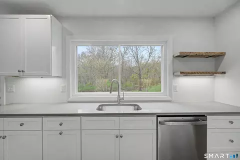 Kitchen - 331 Colonel Ledyard Hwy, Ledyard, CT 06339 photo 6 of 7