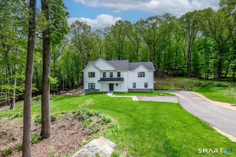 38 Hickory Ln, Ridgefield, CT 06877