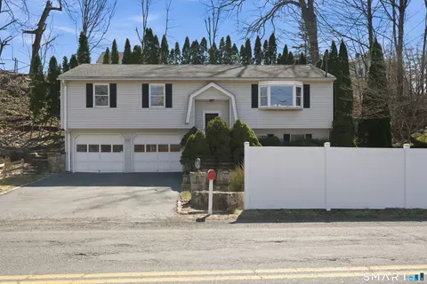 282 Pearl St, Seymour, CT 06483