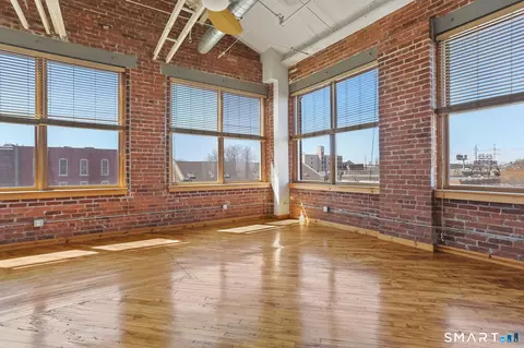 325 Lafayette St #8302, Bridgeport, CT 06604