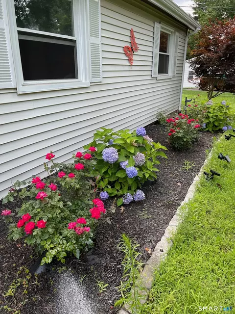 Exterior - 32 Jackson Rd, Enfield, CT 06082 photo 10 of 12