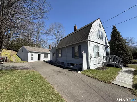 87 Carter Ln, Plantsville, CT 06479