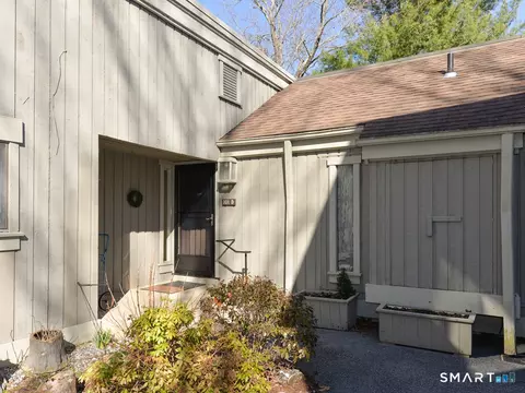 101 Heritage Vlg #D, Southbury, CT 06488