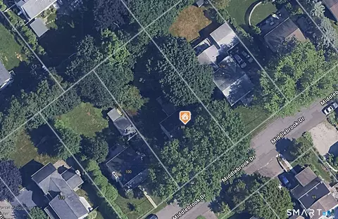 88 Middlebrook Dr, Fairfield, CT 06824