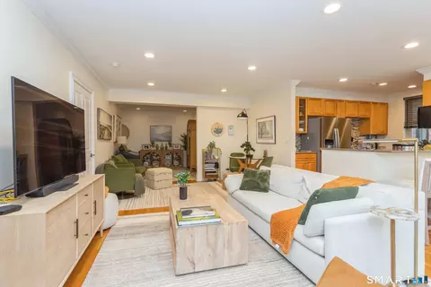 3 Putnam Hl, Greenwich, CT 06830