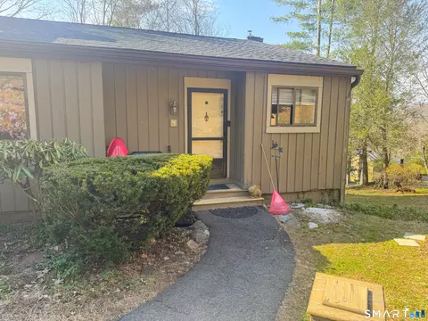 3 Tamarack Ln #3, Woodbury, CT 06798