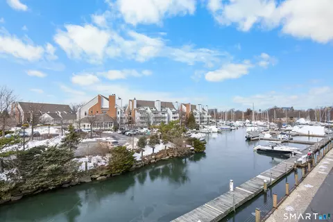 105 Harbor Dr #112, Stamford, CT 06902
