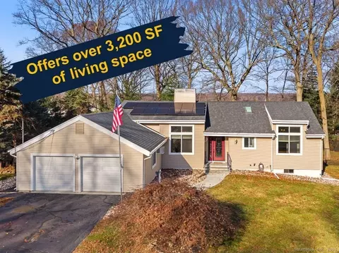 16 Partridge Ln, Milford, CT 06461