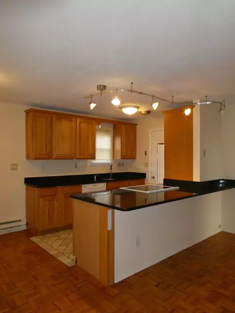 32 West Walk, West Haven, CT 06516