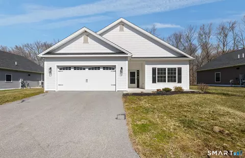 8 Grace Ln #8, Moosup, CT 06354