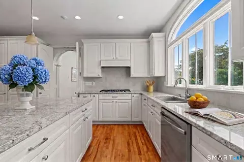 Kitchen - 64 Webster Point Rd, Madison, CT 06443 photo 3 of 4