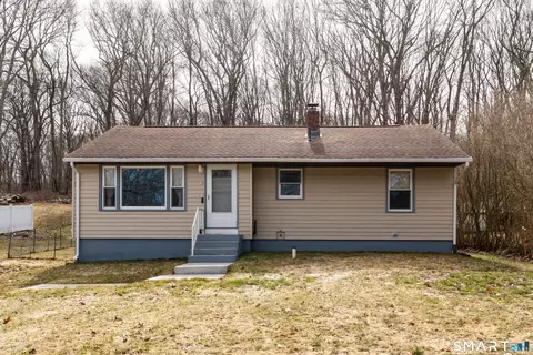 27 Linda Ave, Uncasville, CT 06382