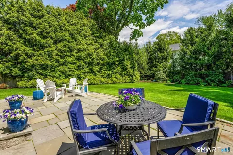 Exterior - 4 Seagate Rd, Darien, CT 06820 photo 7 of 7