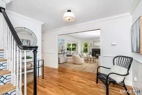 Entry Way - 4 Seagate Rd, Darien, CT 06820 photo 1 of 3