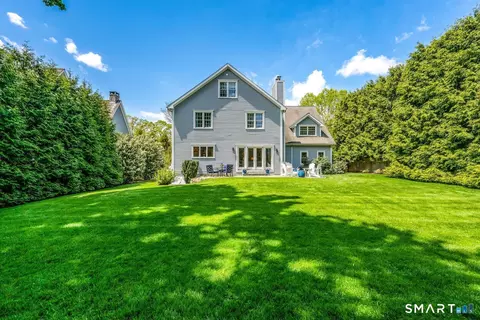 Exterior - 4 Seagate Rd, Darien, CT 06820 photo 5 of 7