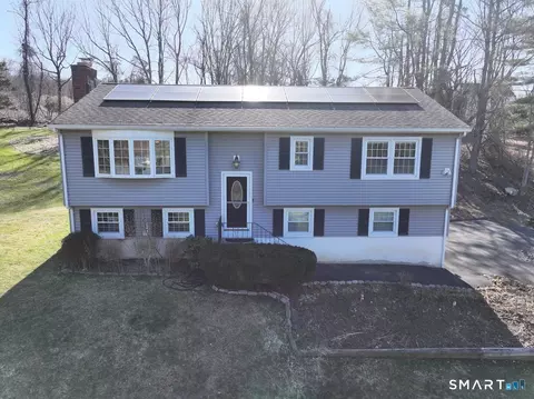 21 Rolling Glen Dr, New Milford, CT 06776
