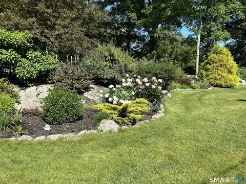 Exterior - 155 Lambtown Rd, Ledyard, CT 06339 photo 9 of 12