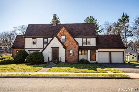 3 Linwold Dr, West Hartford, CT 06107