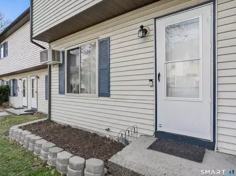 8 Parker St #G7, Danbury, CT 06811