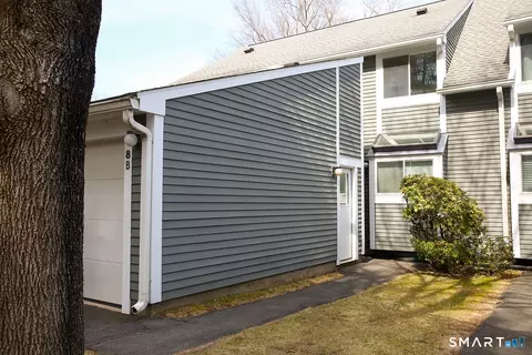 126 Hopmeadow St #8B, Weatogue, CT 06089