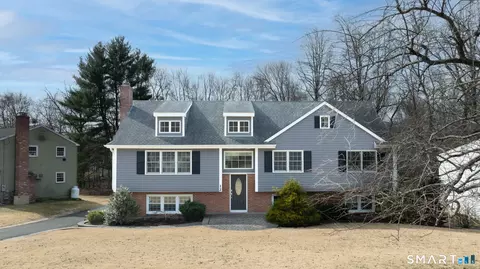 12 Colony Rd, Canton, CT 06019