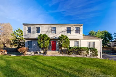 8 Phoebee Ln, Brookfield, CT 06804