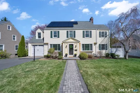 6 Paxton Rd, West Hartford, CT 06107