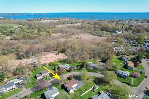 10 Brightwood Ln, Branford, CT 06405