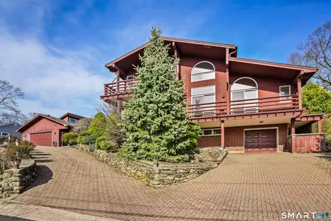 31 Mountain View Dr, Brookfield, CT 06804