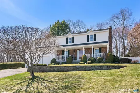 112 Woodsedge Ct, Berlin, CT 06037