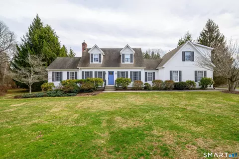 1 Whipstick Rd, New Fairfield, CT 06812