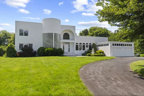 45 Brookview Ct, Groton, CT 06340