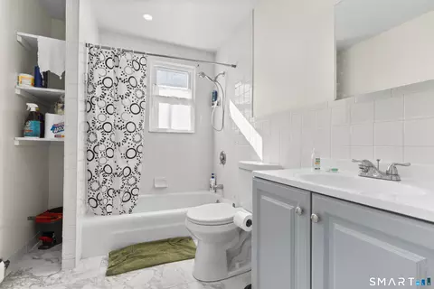 Bath - 49-51 Third St, Hamden, CT 06514 photo 2 of 3