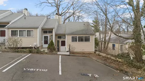 72 Shepards Knoll Dr #72, Hamden, CT 06514