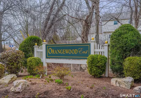 233 Shagbark Dr #233, Derby, CT 06418