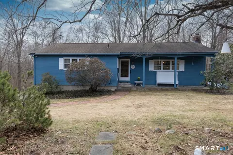 113 W High St, East Hampton, CT 06424