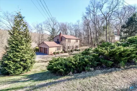 11 Willow Rd, New Milford, CT 06776