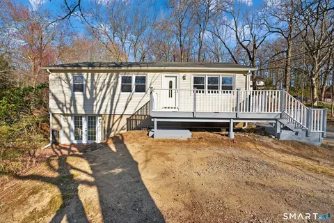 23 Holbrook Rd, Seymour, CT 06483