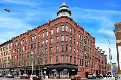 1 Linden Pl #506, Hartford, CT 06106