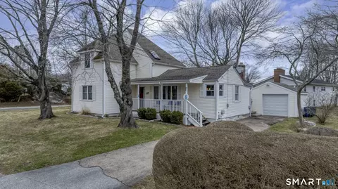 45 Ridgewood Ave, Waterford, CT 06385