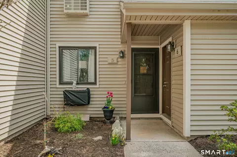 371 Emmett St #5, Bristol, CT 06010