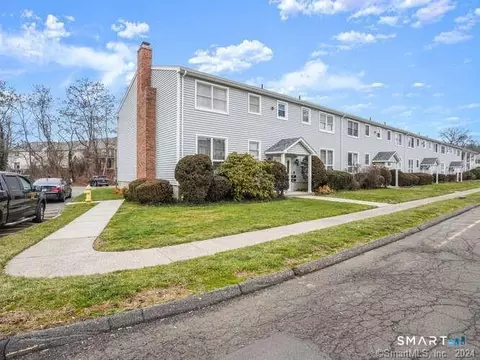 89 Carriage Path S #89, Milford, CT 06460