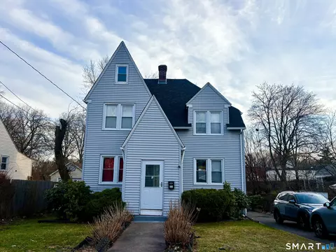 28 Skitchewaug St, Windsor, CT 06095