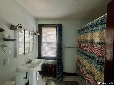 Bath - 28 Skitchewaug St, Windsor, CT 06095 photo 1 of 1