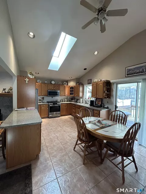 Kitchen - 720 Circular Ave, Hamden, CT 06514 photo 3 of 5