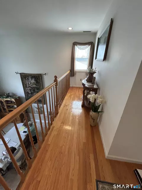 Entry Way - 720 Circular Ave, Hamden, CT 06514 photo 2 of 4