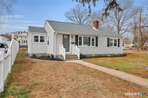 19 Songonosk St, Windsor, CT 06095