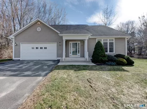 4 Eleanor St Ext #4, Vernon, CT 06066